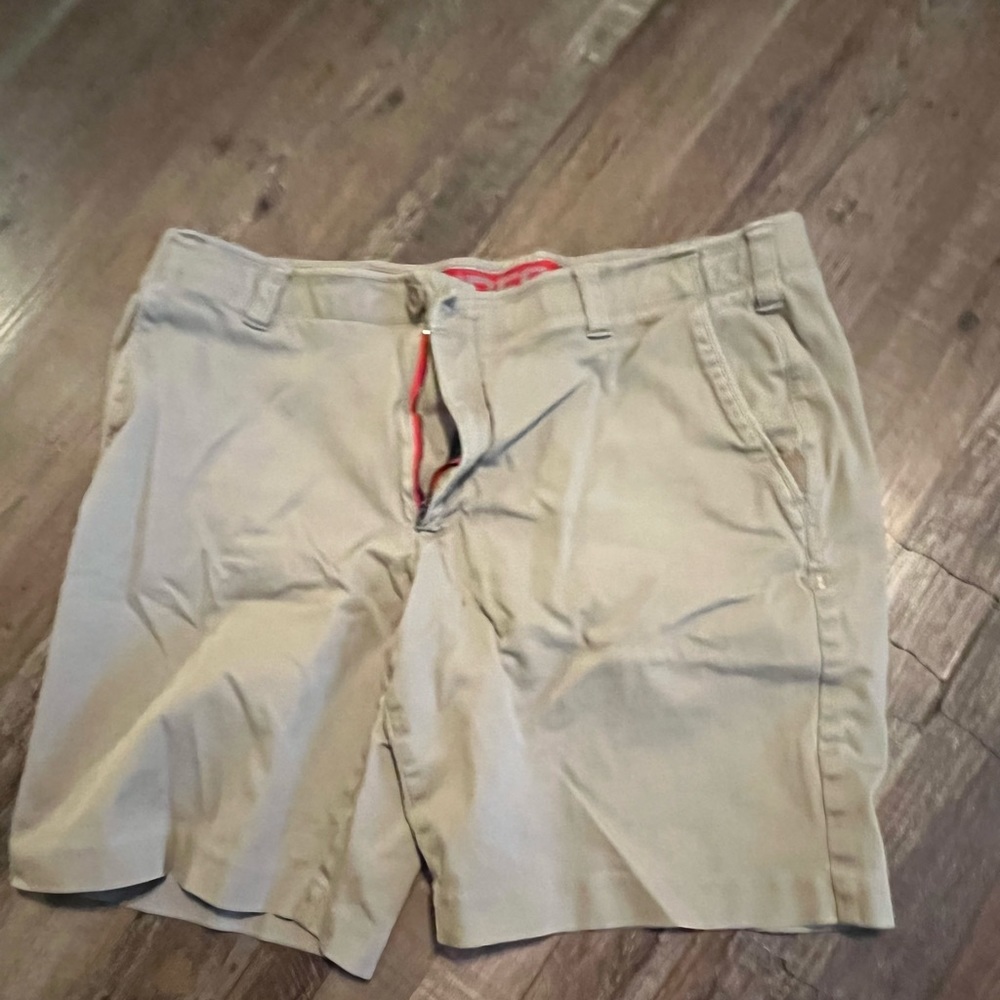 Underarmour shorts tan